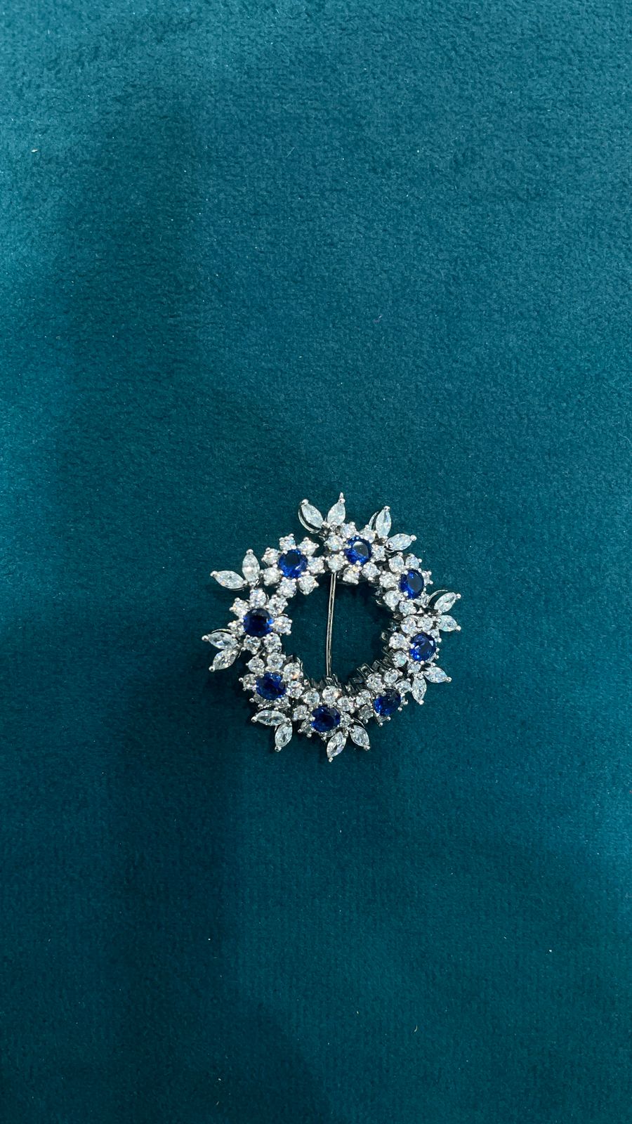 Radiant Flower Type Brooch